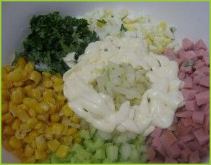 Салат с колбасой вареной - фото шаг 5