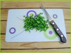 Салат с огурцом и кукурузой - фото шаг 4