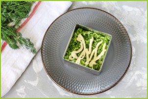 Салат с зеленым яблоком слоями - фото шаг 4