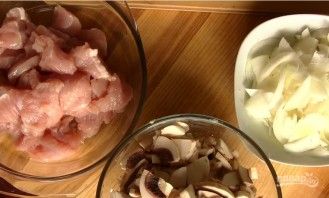 Полтавские галушки в горшочках с мясом и грибами - фото шаг 4