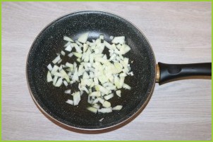 Салат из крабовых палочек с шампиньонами - фото шаг 4