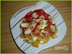 Салат из манго, томатов и моцареллы - фото шаг 8