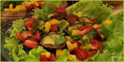 Теплый салат из баклажанов со вкусным соусом - фото шаг 6