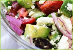 Греческий салат с авокадо - фото шаг 4