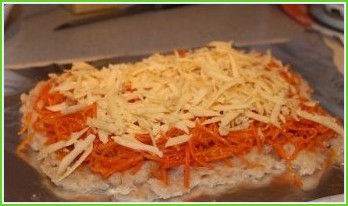 Рулет куриный с морковью и сыром - фото шаг 6