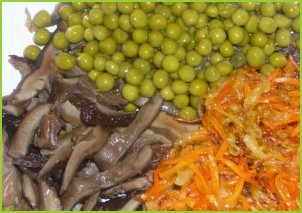 Салат из сушеных грибов - фото шаг 2