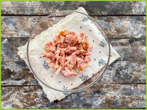 Салат с красной консервированной фасолью - фото шаг 2