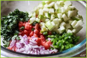 Салат с креветками и брынзой - фото шаг 1