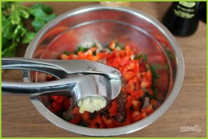 Салат с мясом и соевым соусом - фото шаг 6