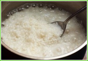 Рисовая каша на молоке - фото шаг 1