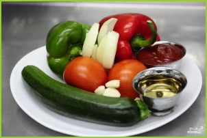 Салат из тушеных овощей - фото шаг 1