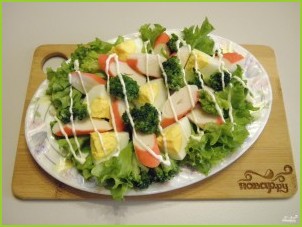 Салат с брокколи и крабовыми палочками - фото шаг 7