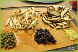 Салат с орехами и грибами - фото шаг 1