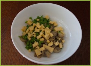 Салат с шампиньонами и сыром - фото шаг 3