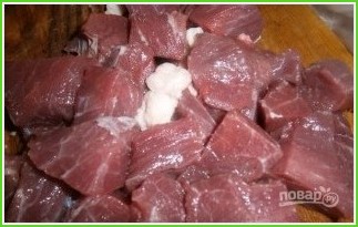 Жареное мясо с картошкой в мультиварке - фото шаг 1