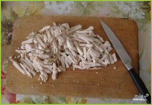 Куриный салат с солеными огурцами - фото шаг 1