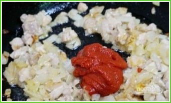 Паста с курицей в томатном соусе - фото шаг 4