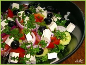 Простой греческий салат - фото шаг 8