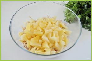Салат из индейки с ананасом - фото шаг 4