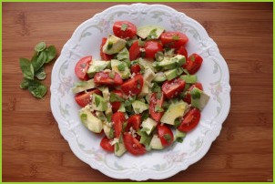 Салат с авокадо и кедровыми орешками - фото шаг 6
