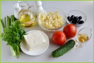 Салат с брынзой по-гречески - фото шаг 1