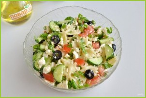 Салат с брынзой по-гречески - фото шаг 5