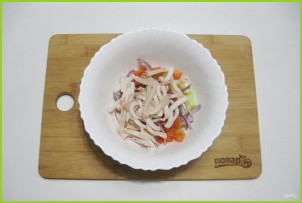 Постный салат с кальмарами - фото шаг 7