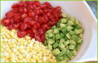 Салат с авокадо и черри - фото шаг 2