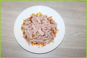Салат с чипсами и корейской морковкой - фото шаг 6