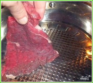 Мясо по-французски в духовке с грибами - фото шаг 2