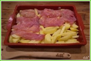 Мясо по-французски в духовке с картошкой - фото шаг 3