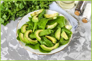 Салат с авокадо и шпинатом - фото шаг 3