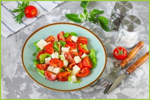 Салат с базиликом и помидорами - фото шаг 5