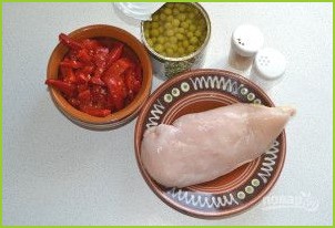 Салат с курицей, перцем и зеленым горошком - фото шаг 1