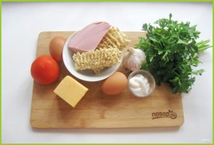 Салат с лапшой и колбасой - фото шаг 1