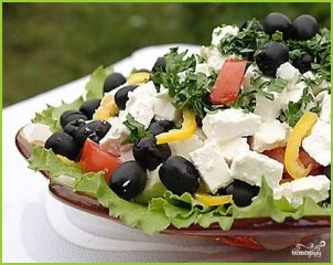 Греческий салат с фетаксой - фото шаг 9