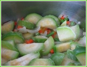 Рагу из овощей с кабачками - фото шаг 4