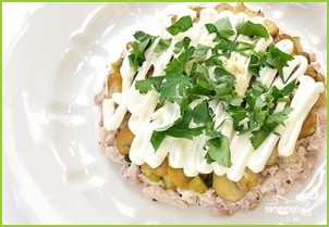Салат из индейки с солеными огурцами - фото шаг 2