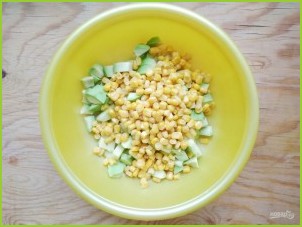 Салат с авокадо и кукурузой - фото шаг 4