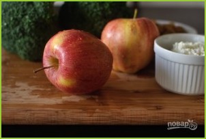 Салат с брокколи и яблоком - фото шаг 2