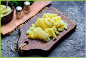 Салат с ветчиной, сыром и солеными огурцами - фото шаг 2