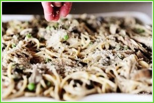 Запеканка с индейкой и спагетти - фото шаг 8