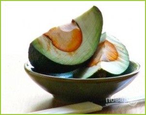 Салат из авокадо с куриной грудкой - фото шаг 3