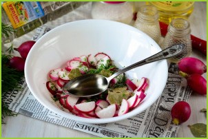 Салат из редиски на зиму - фото шаг 6