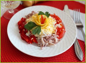 Салат с кальмарами, помидорами и перцем - фото шаг 9