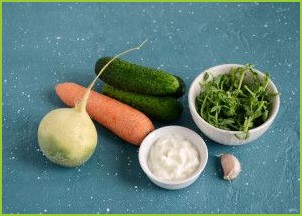 Салат с зеленой редькой и свежим огурцом - фото шаг 1