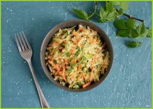 Салат с зеленой редькой и свежим огурцом - фото шаг 6