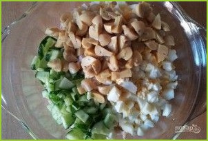 Салат с консервированными шампиньонами - фото шаг 5