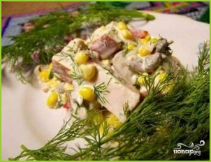 Салат с копченой курицей и грибами - фото шаг 8
