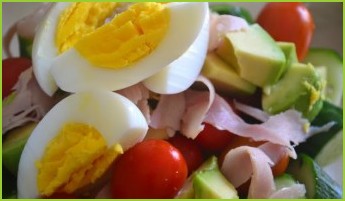 Салат с мясом, помидорами и яйцами - фото шаг 1
